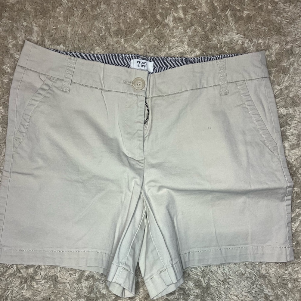 Women’s Crown & Ivy beige shorts